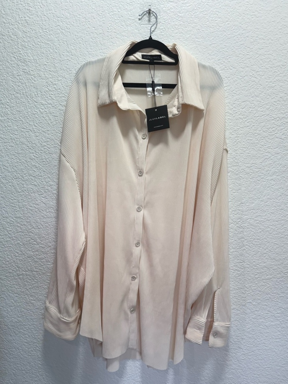 JLUXLABEL Pleated Button-Down in Soft Cream